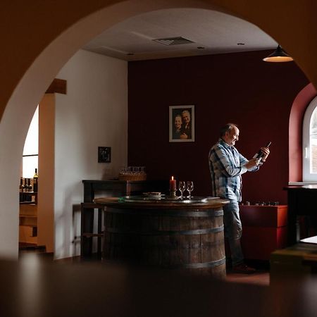 Consulat Des Weins Hotel Sankt Martin Bagian luar foto
