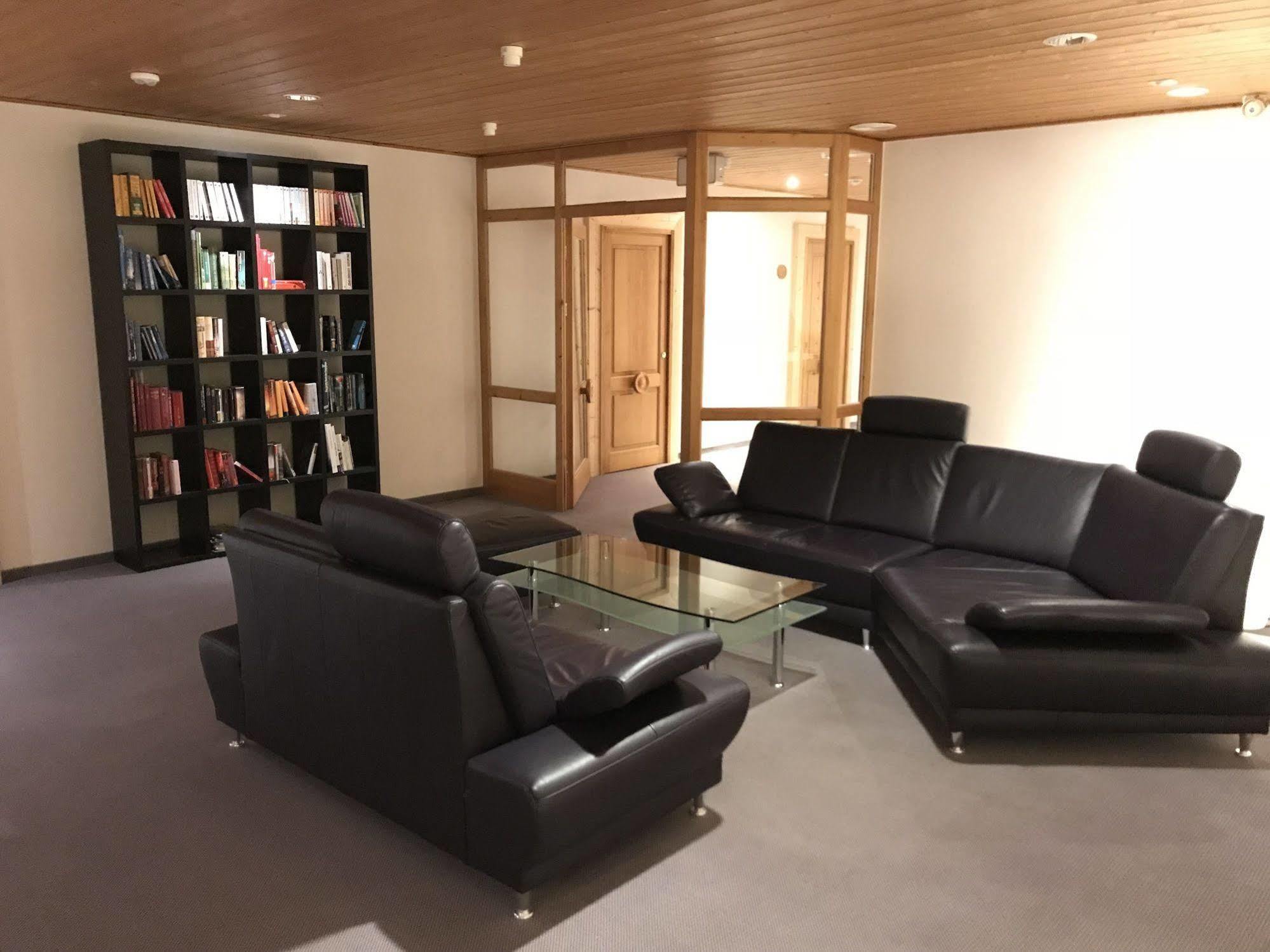 Consulat Des Weins Hotel Sankt Martin Bagian luar foto