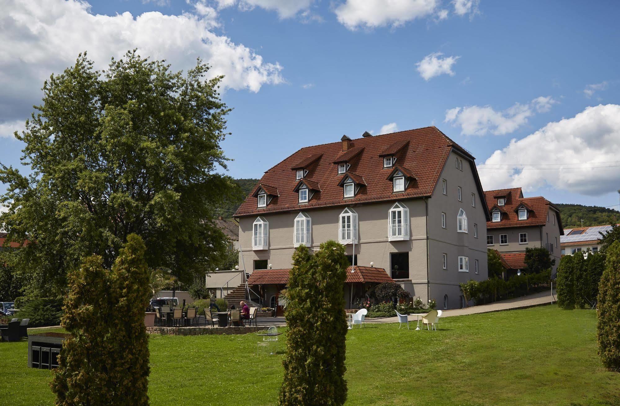 Consulat Des Weins Hotel Sankt Martin Bagian luar foto